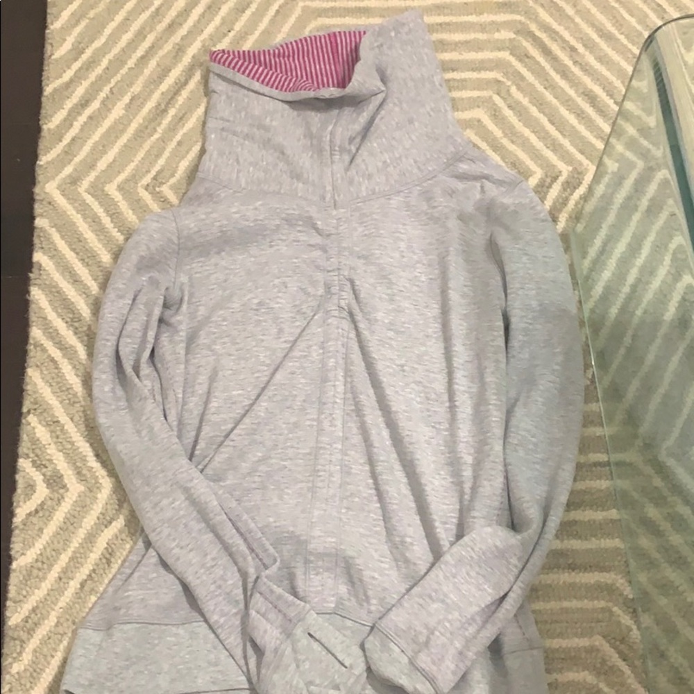 LULULEMON reversible sweatshirt size 6